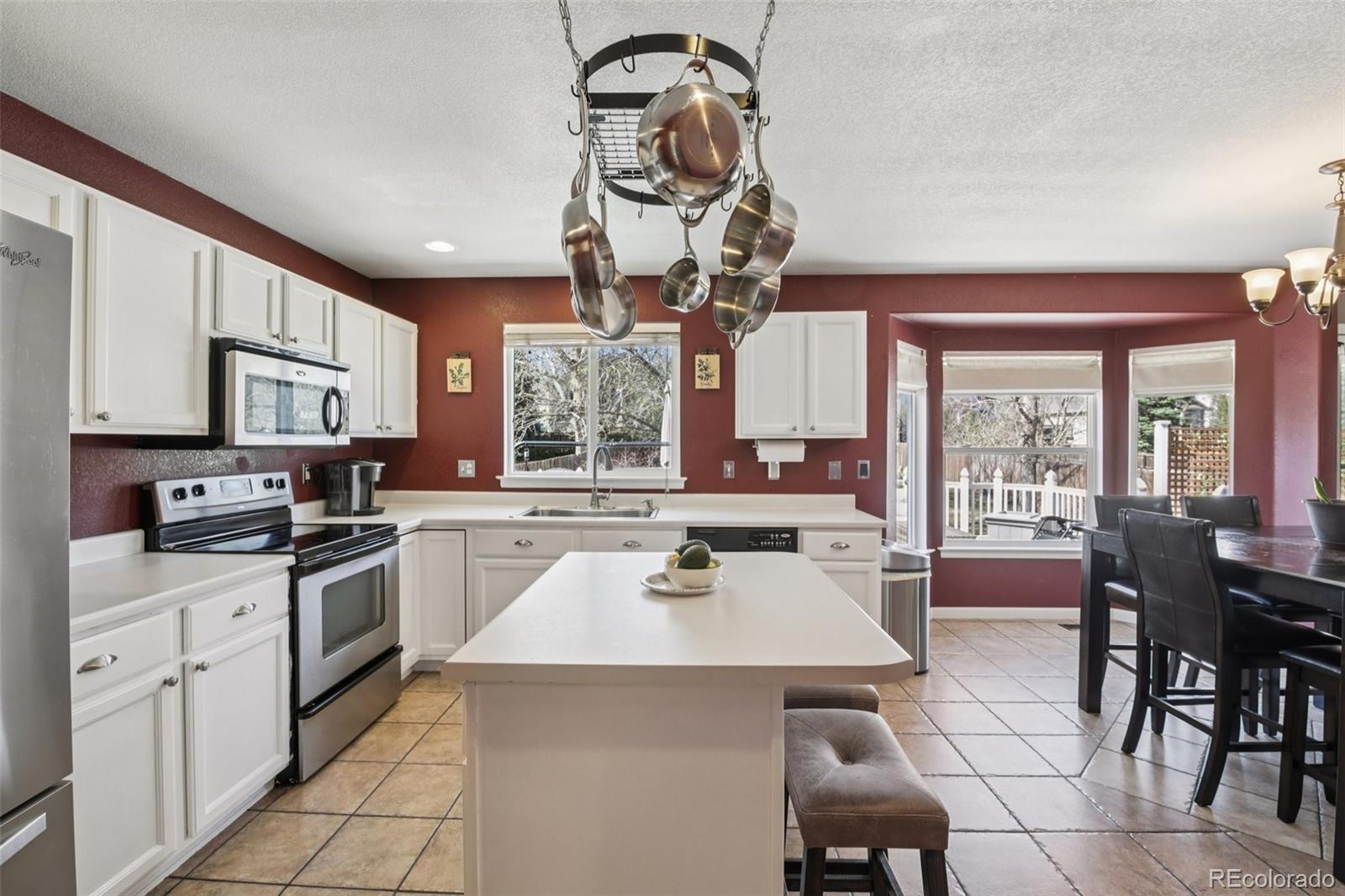 11915 Meadowood Lane