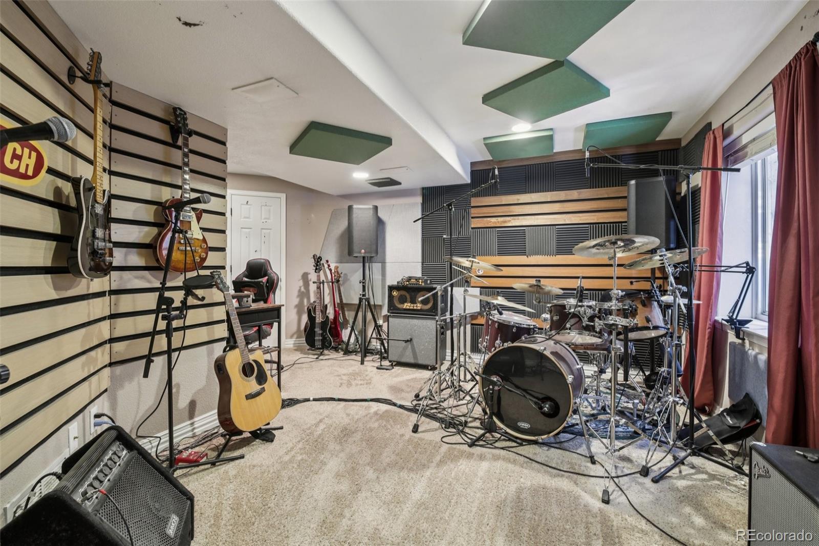 11915 Meadowood Lane