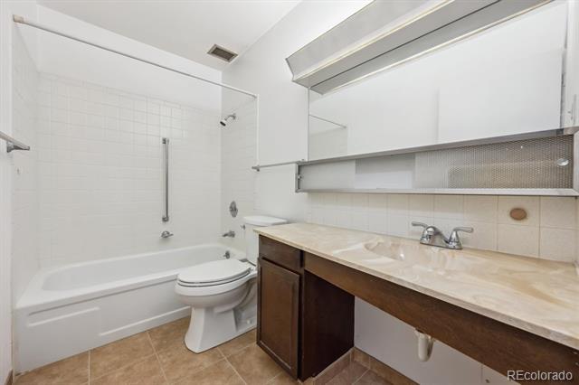 725 S Alton Way Unit: 7D