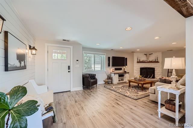 2102 Deerpath Road