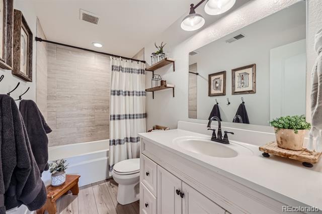 2102 Deerpath Road