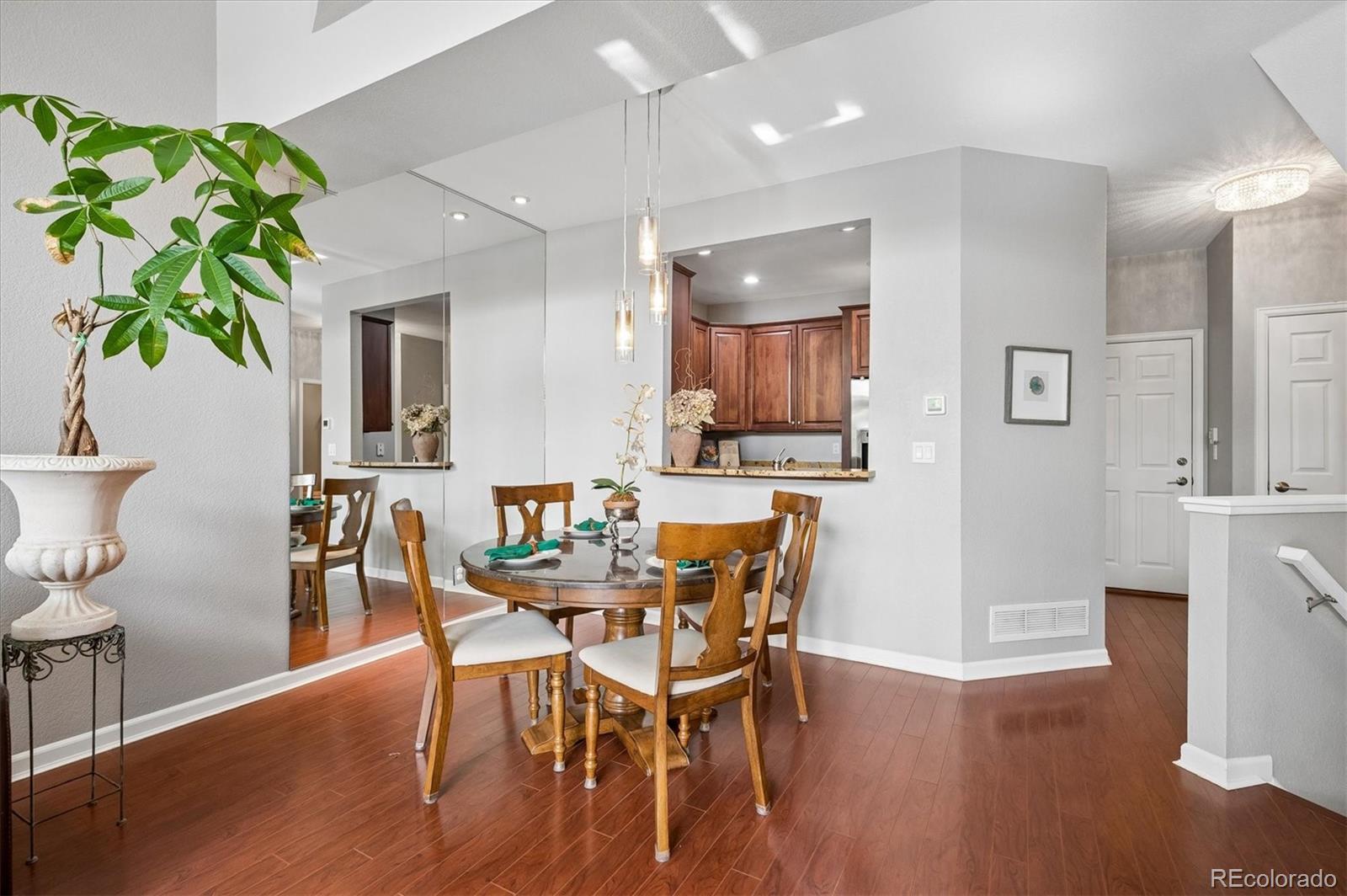 5221 S Greens Circle