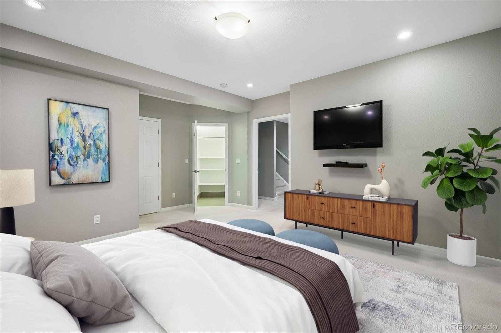 5221 S Greens Circle