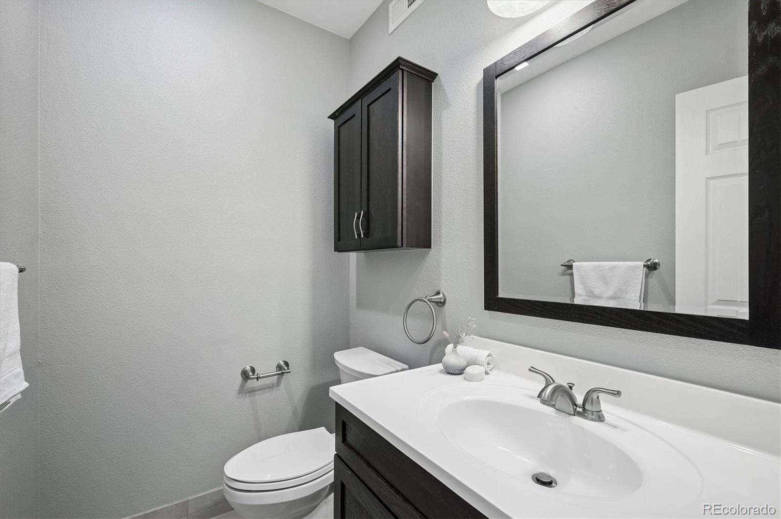 5221 S Greens Circle