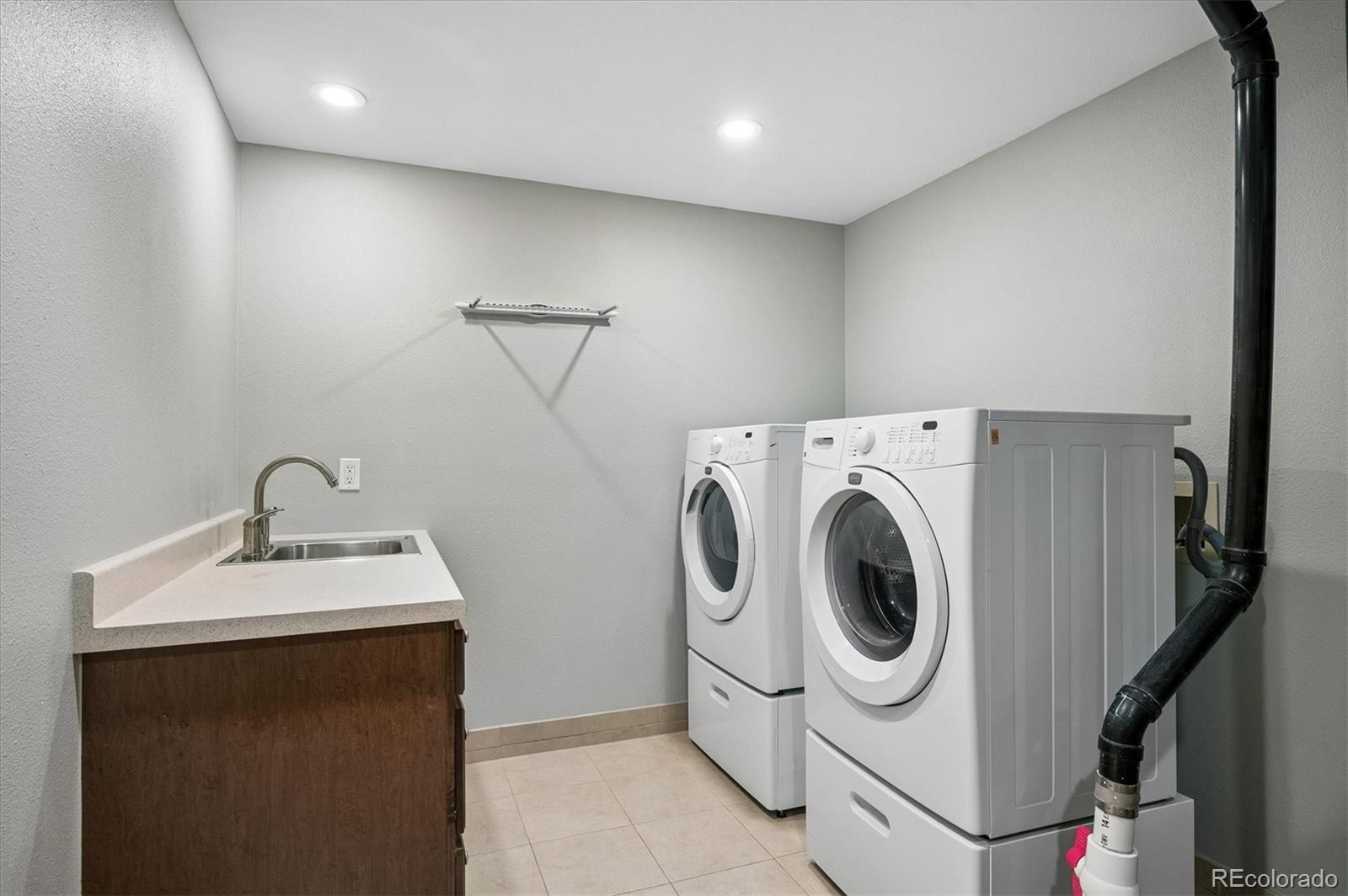 5221 S Greens Circle