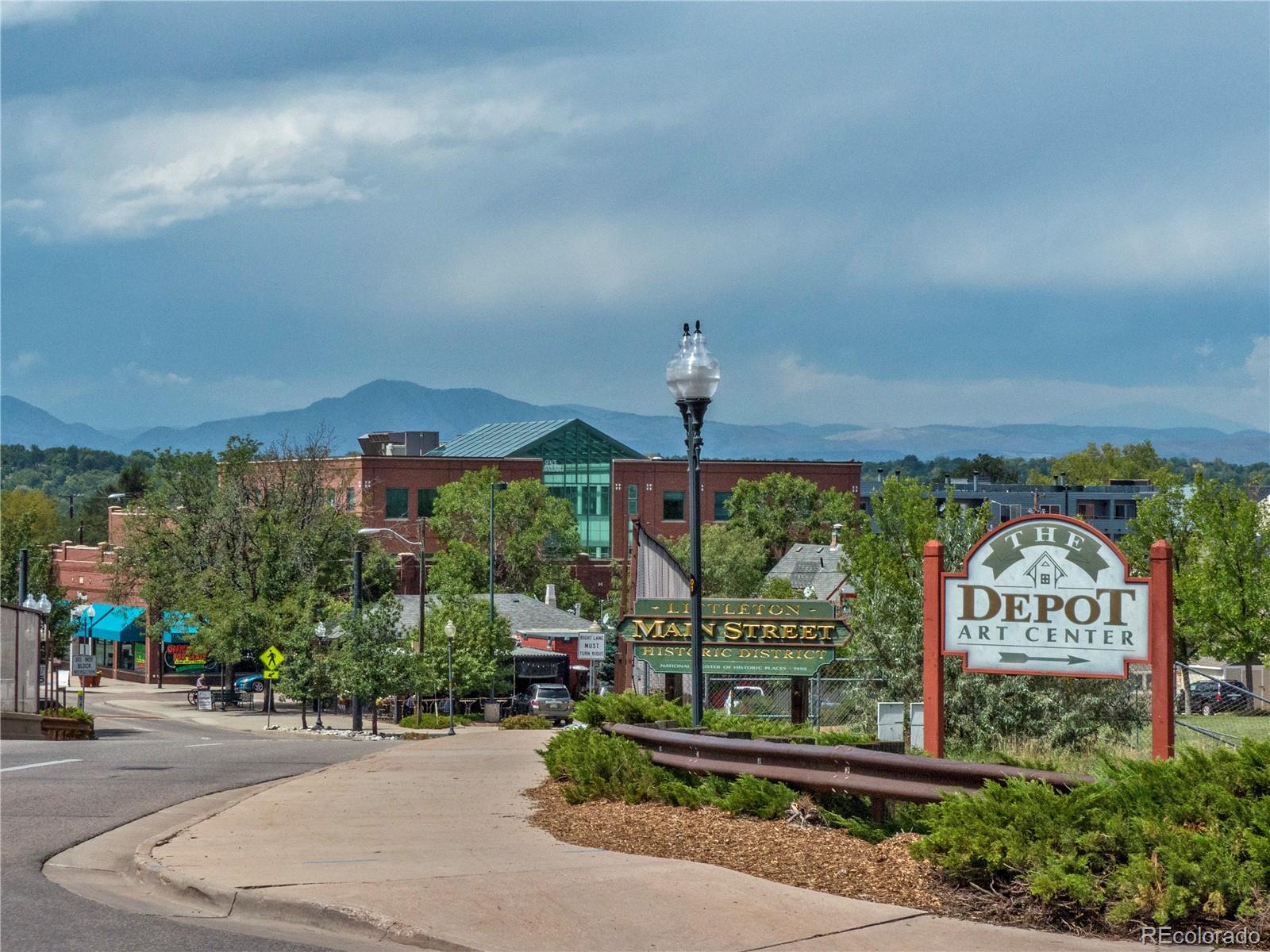 5221 S Greens Circle