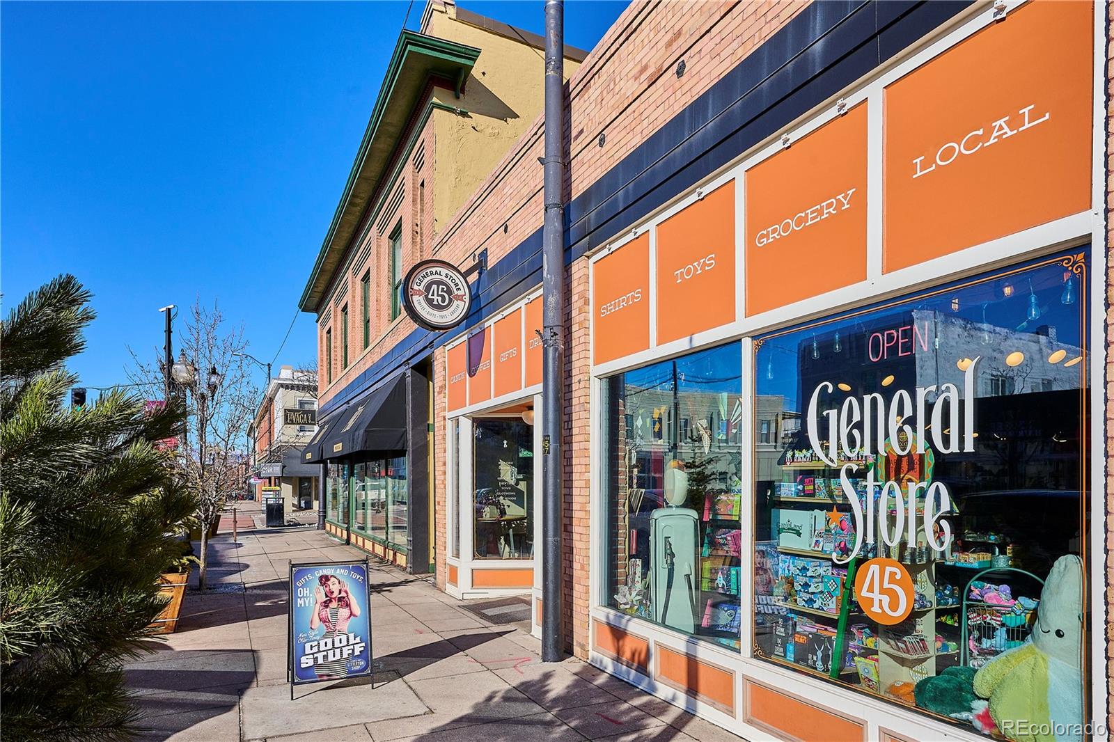 5221 S Greens Circle