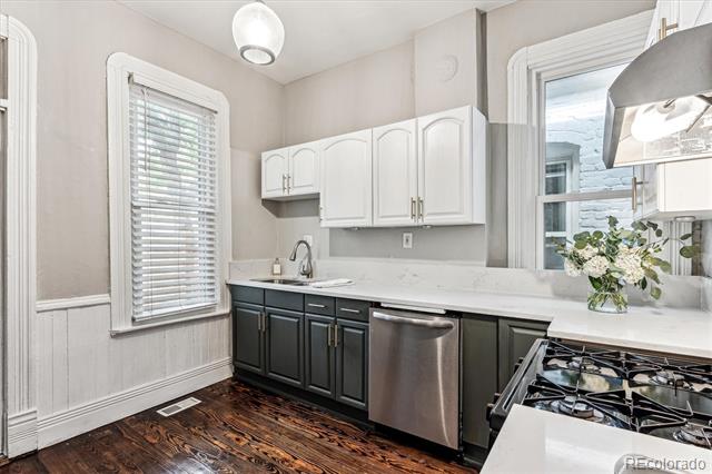 5 S Logan Street