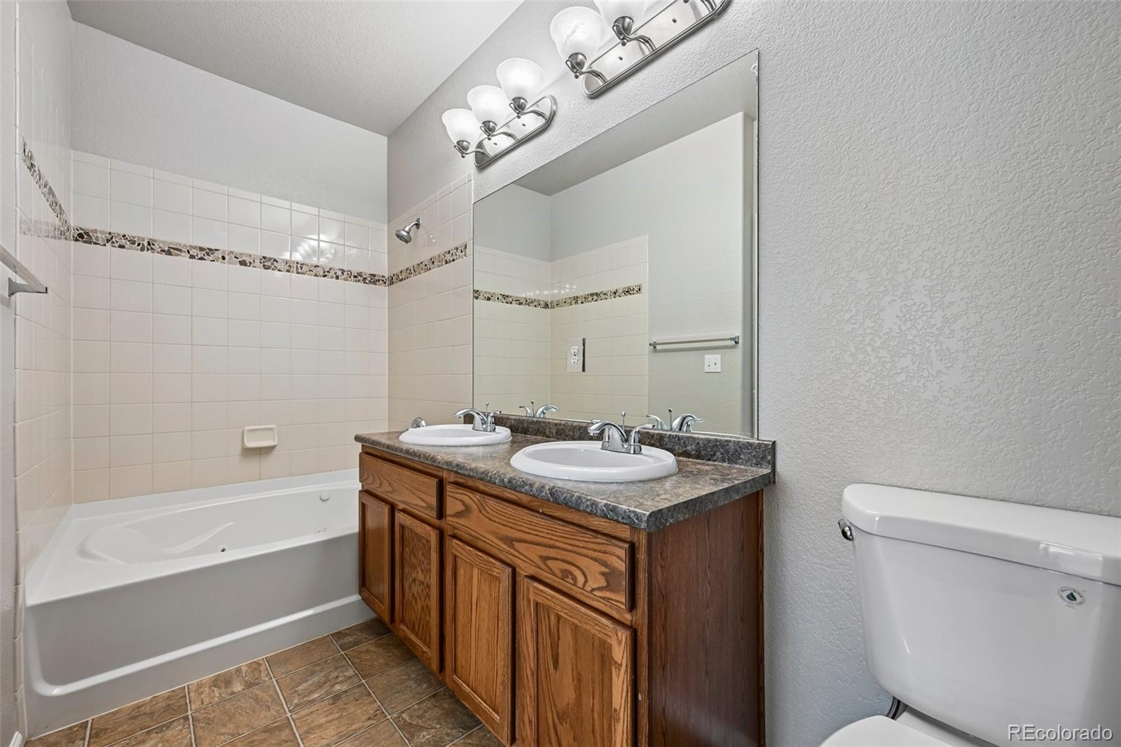 15700 E Jamison Drive Unit: 6-104