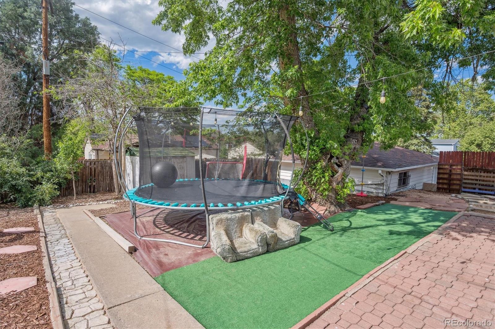 1817 S Perry Way
