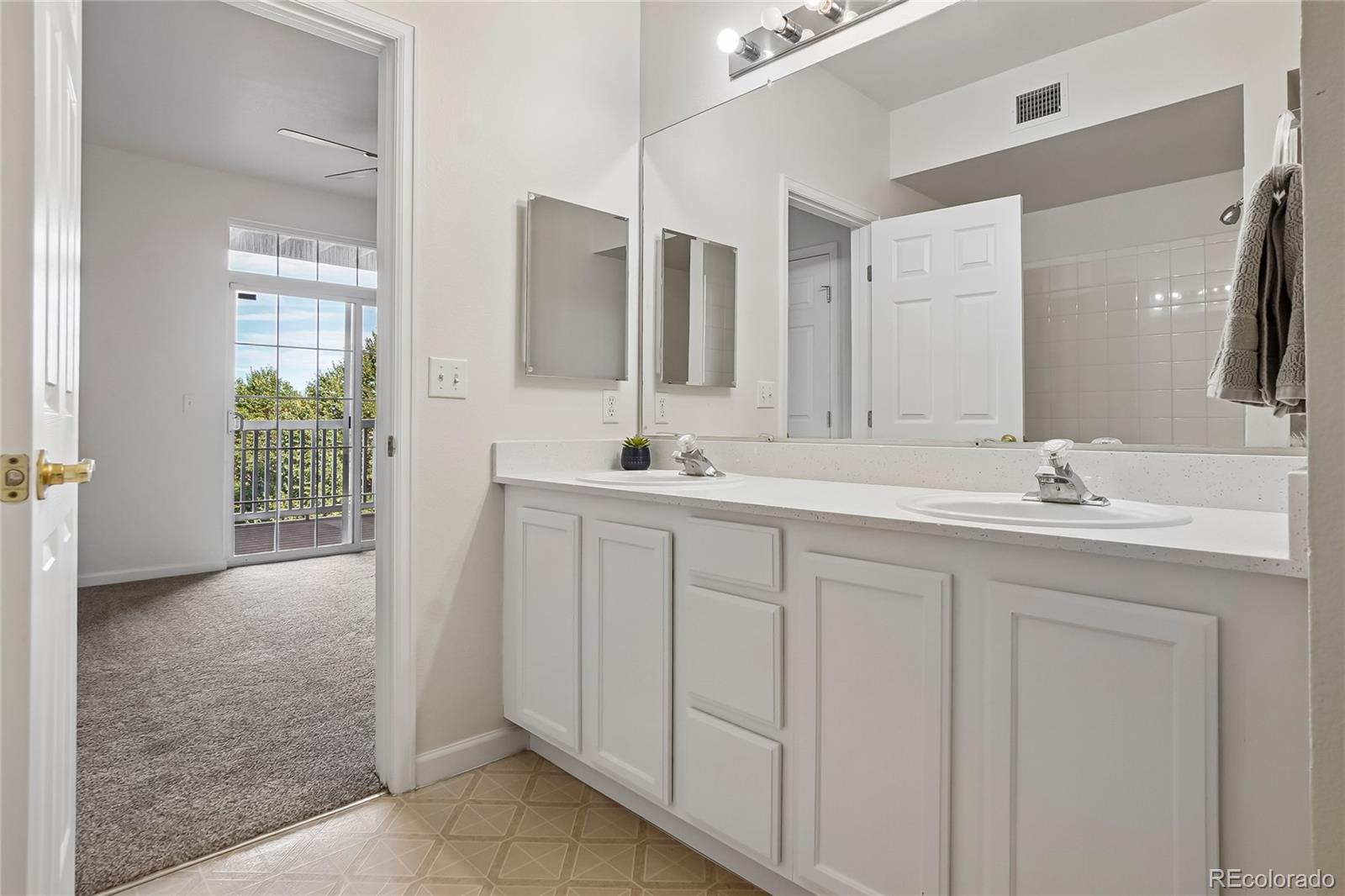 7440 S Blackhawk Street Unit: 11-203