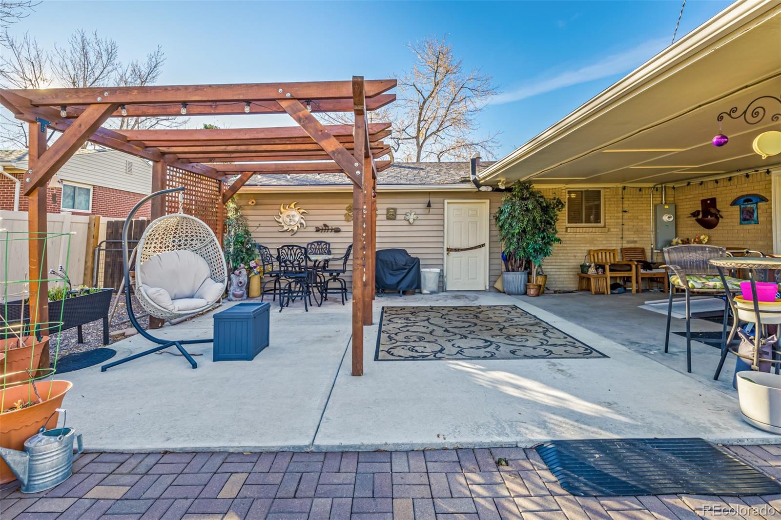 4137 E Davies Place