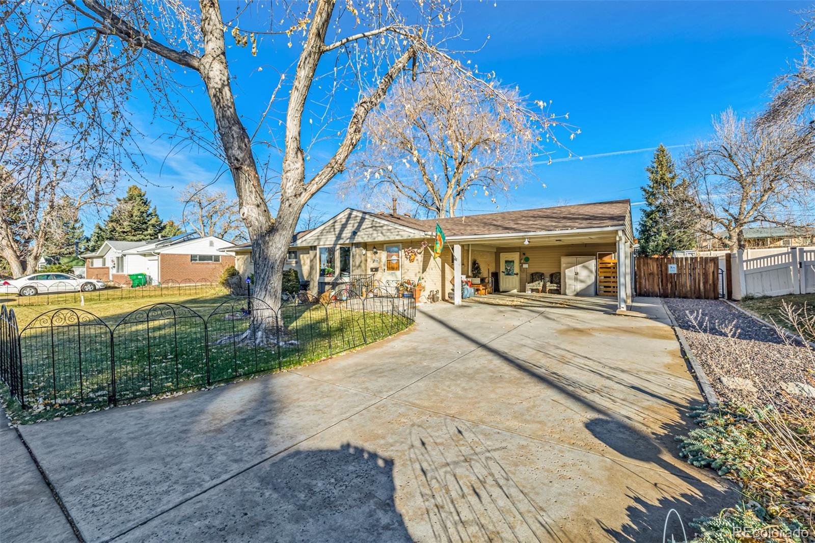 4137 E Davies Place