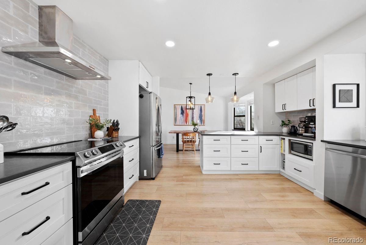 7461 S Kit Carson Street