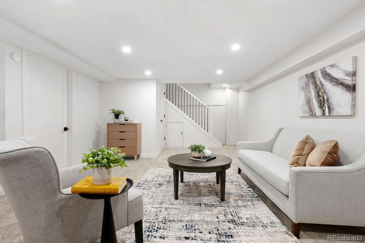 7461 S Kit Carson Street