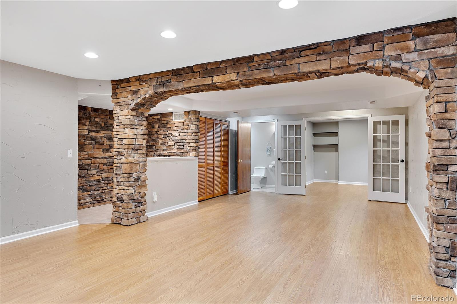9408 High Cliffe Street