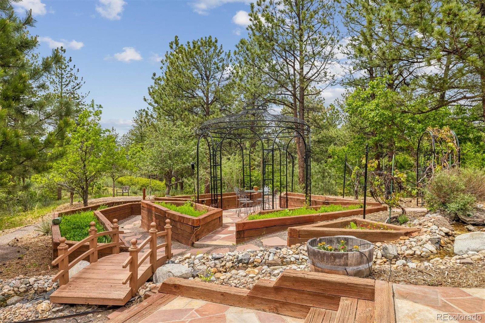 2376 Trails End