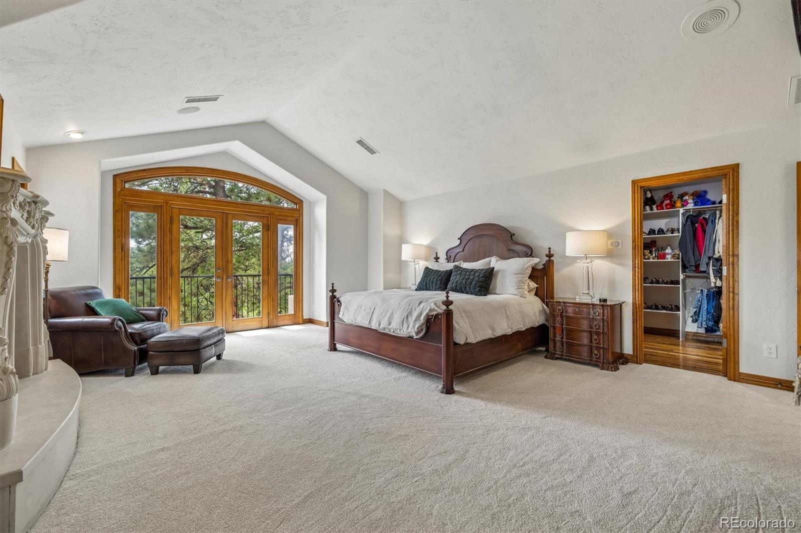 2376 Trails End