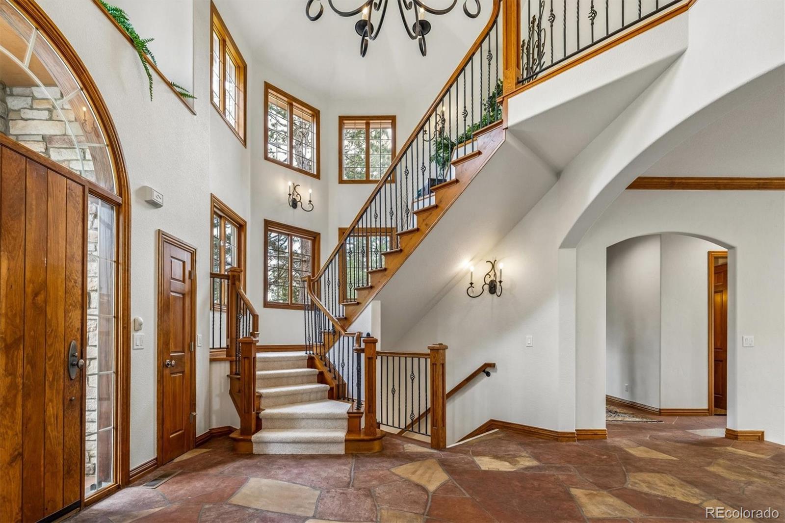 2376 Trails End