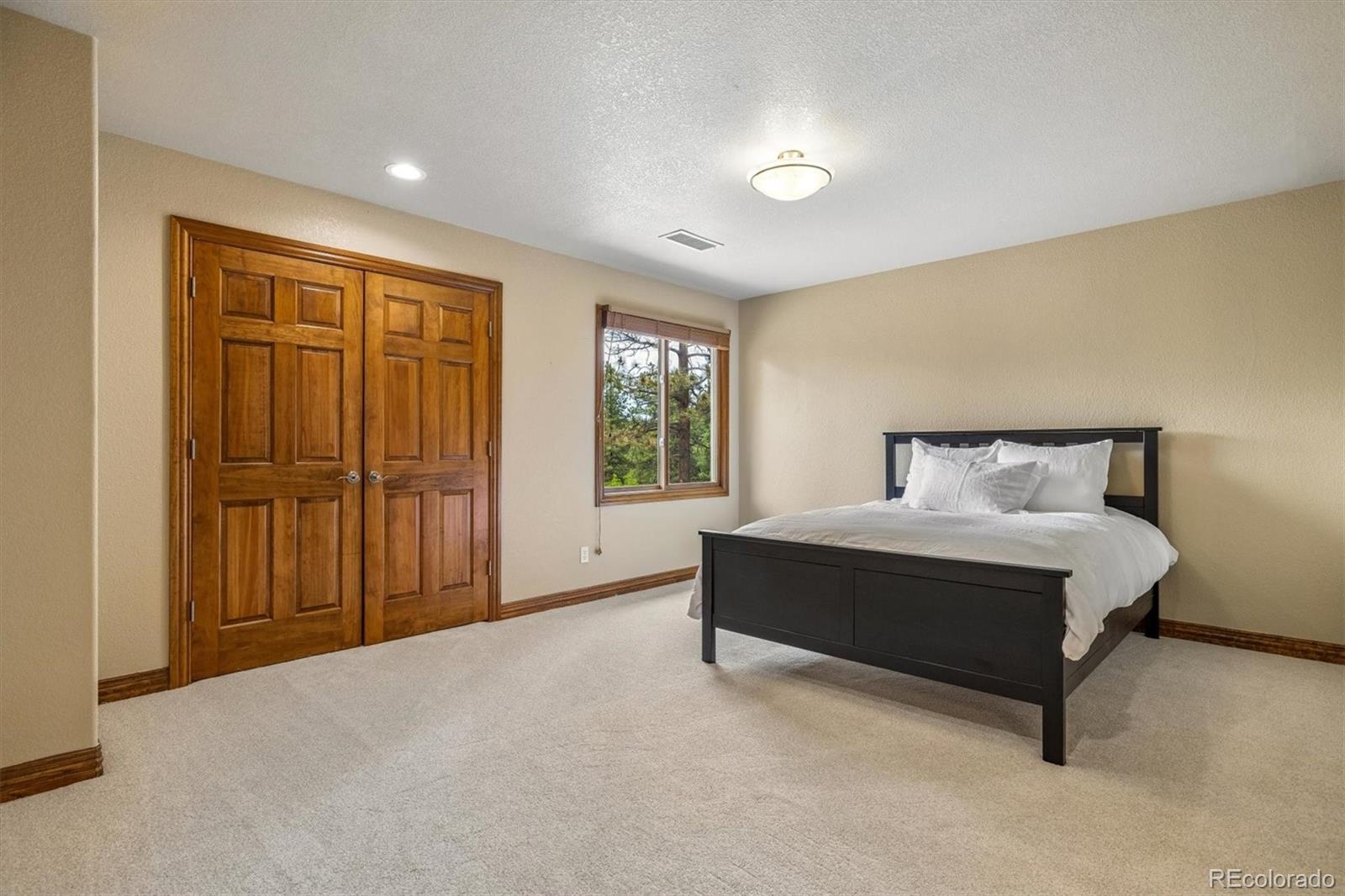 2376 Trails End