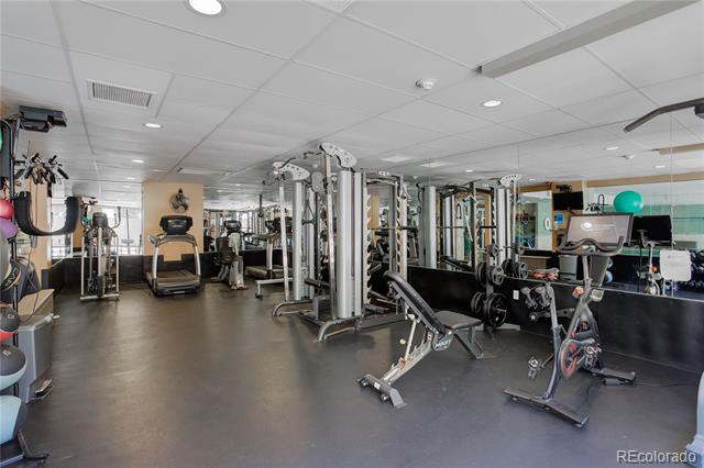 2 Adams Street Unit: 608