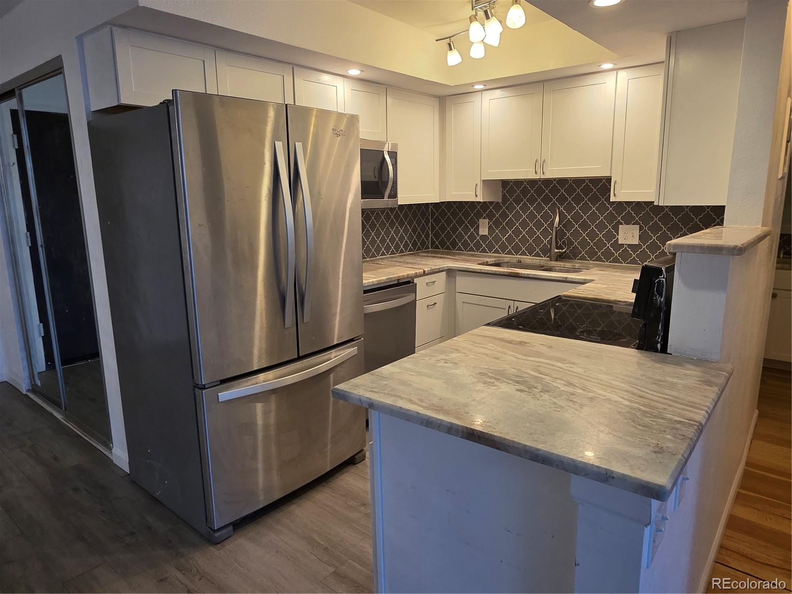 2 Adams Street Unit: 608