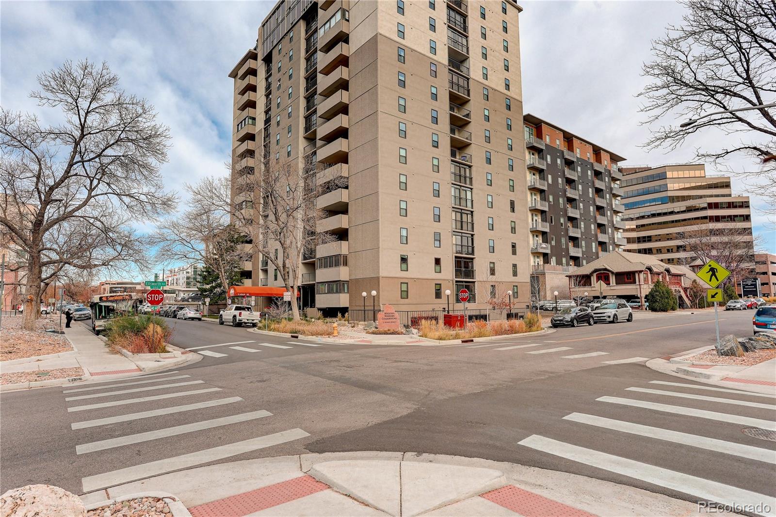 2 Adams Street Unit: 608