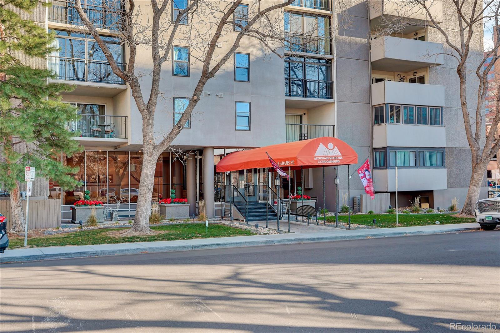 2 Adams Street Unit: 608
