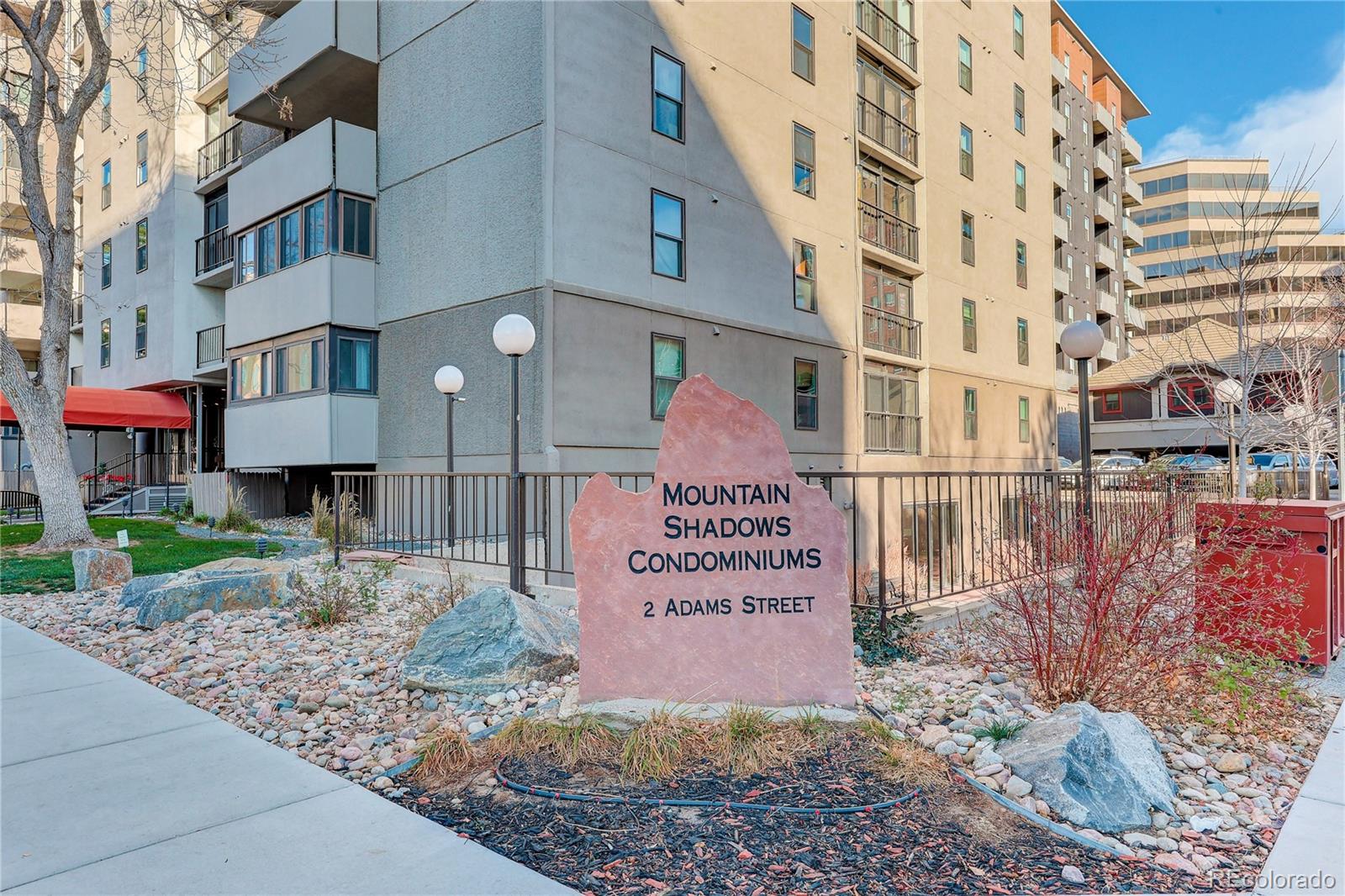 2 Adams Street Unit: 608