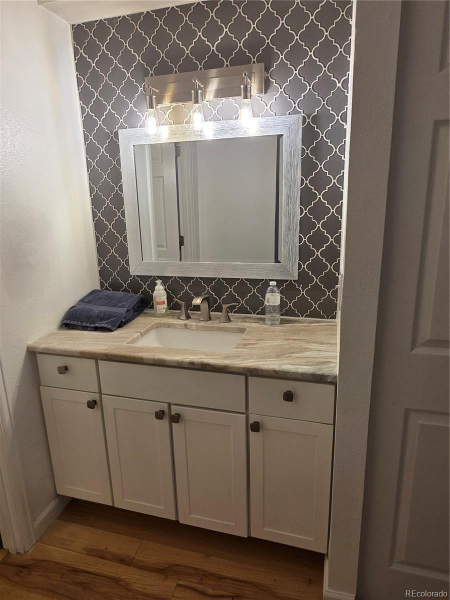 2 Adams Street Unit: 608