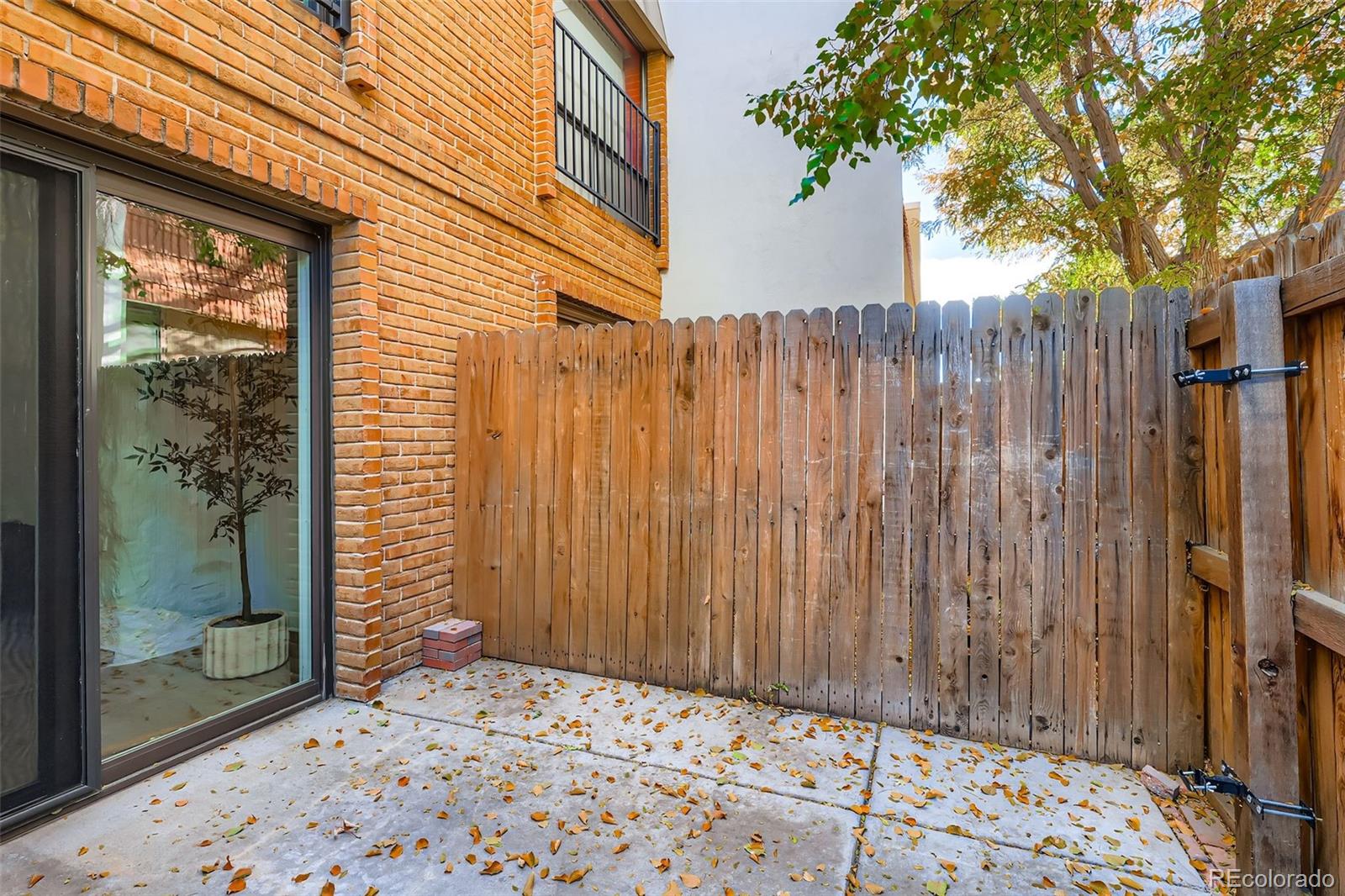 2823 S Locust Street