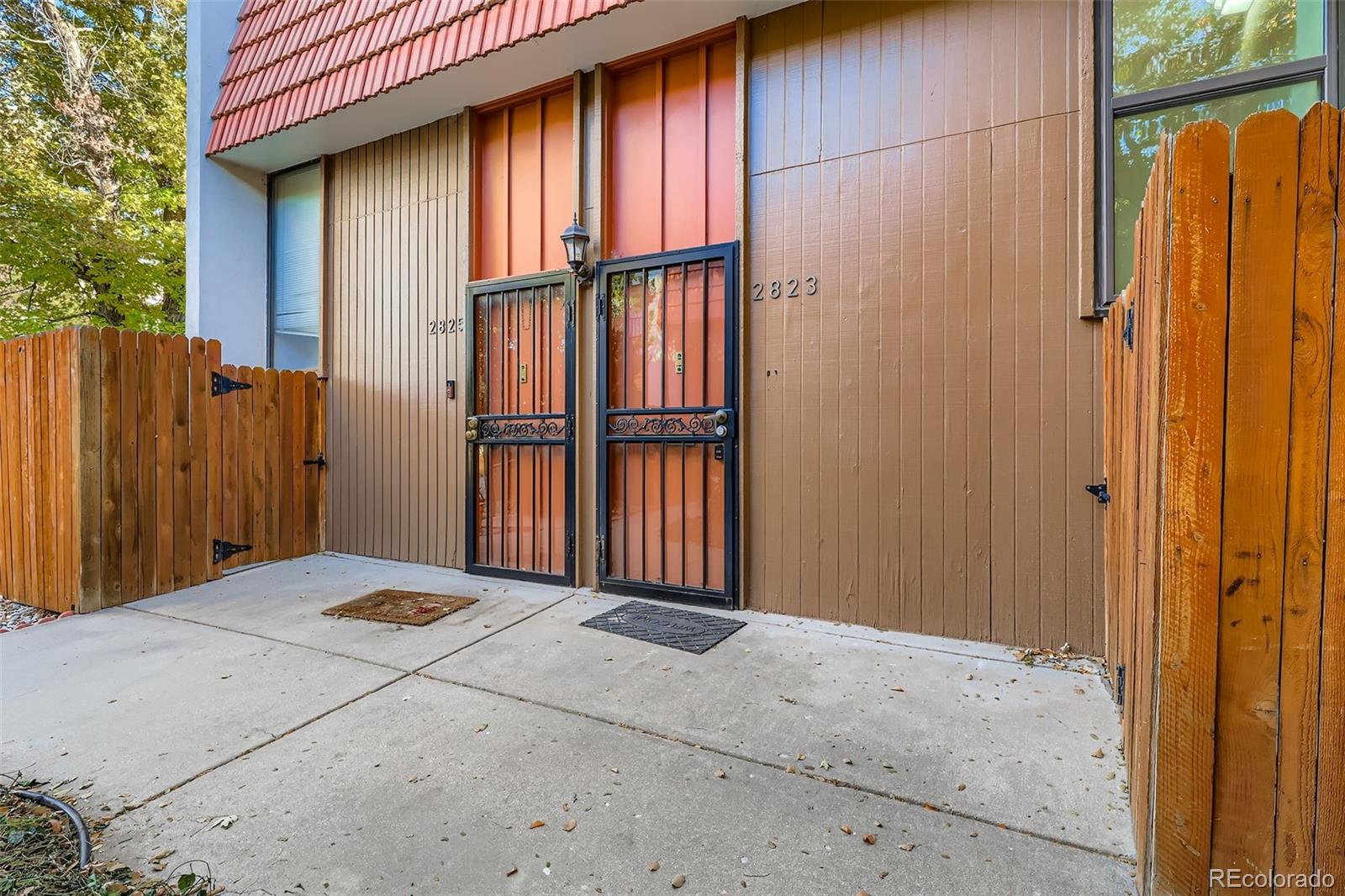 2823 S Locust Street