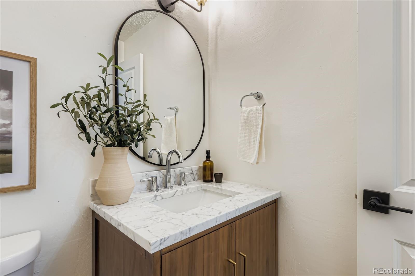 2823 S Locust Street