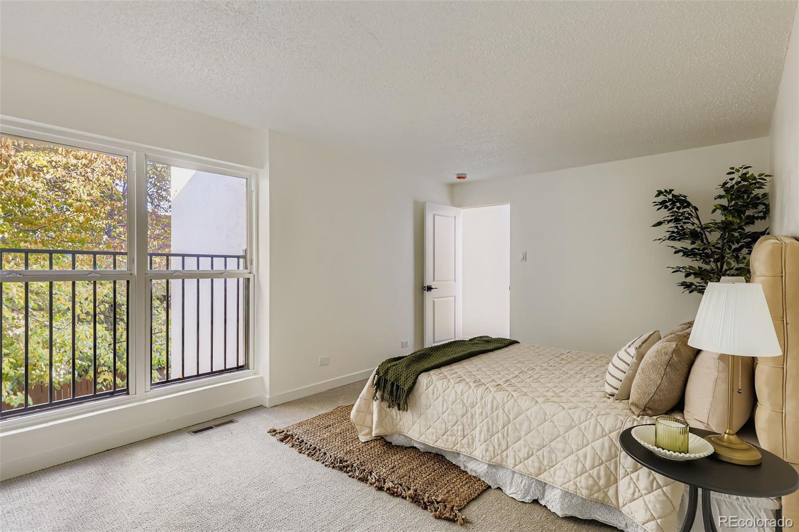 2823 S Locust Street