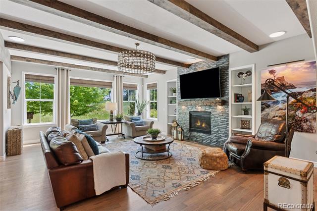 228 Maplehurst Point