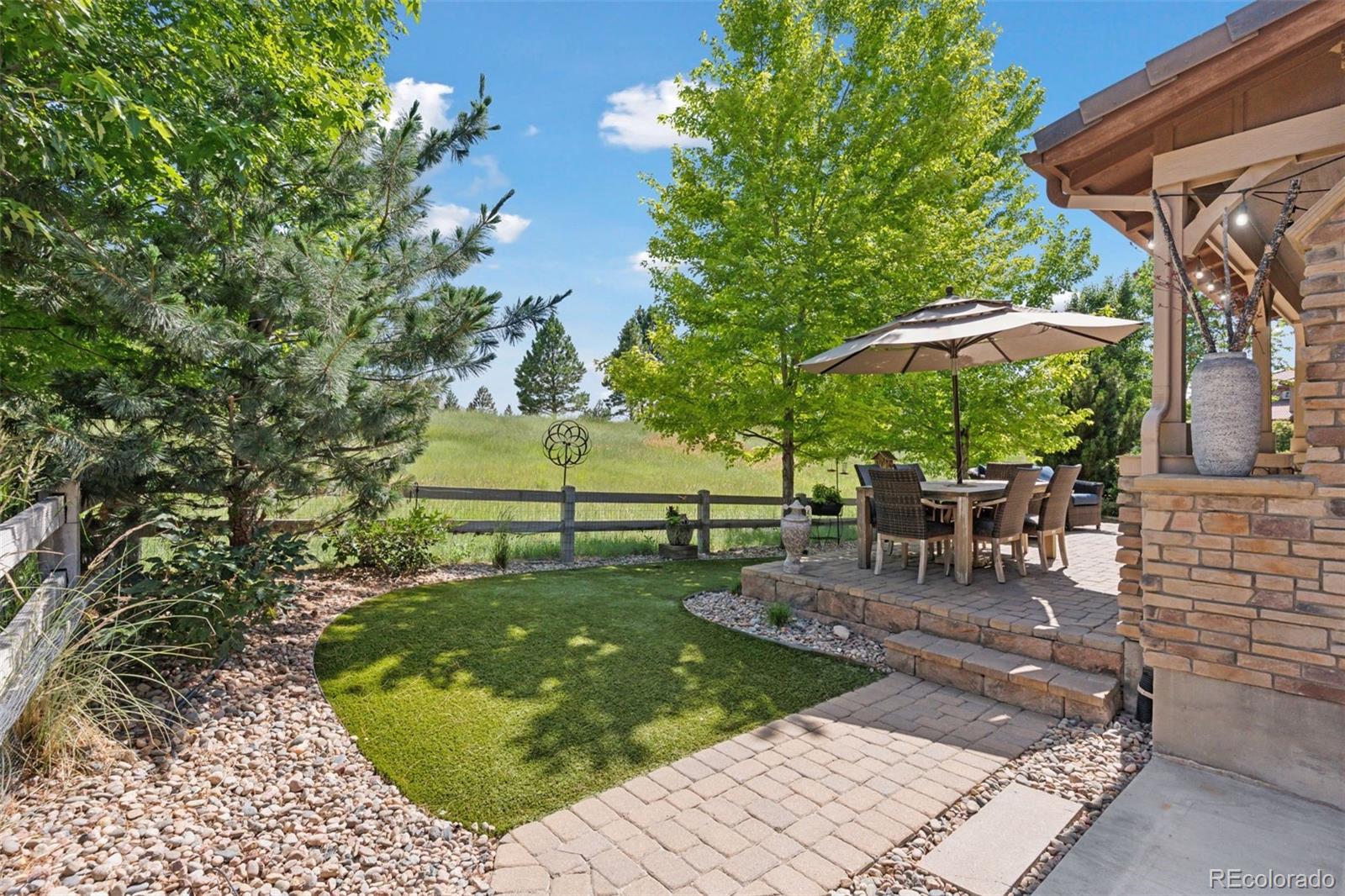 228 Maplehurst Point