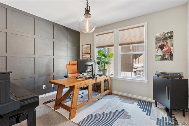228 Maplehurst Point