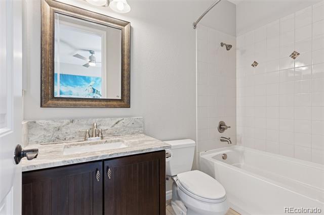 228 Maplehurst Point