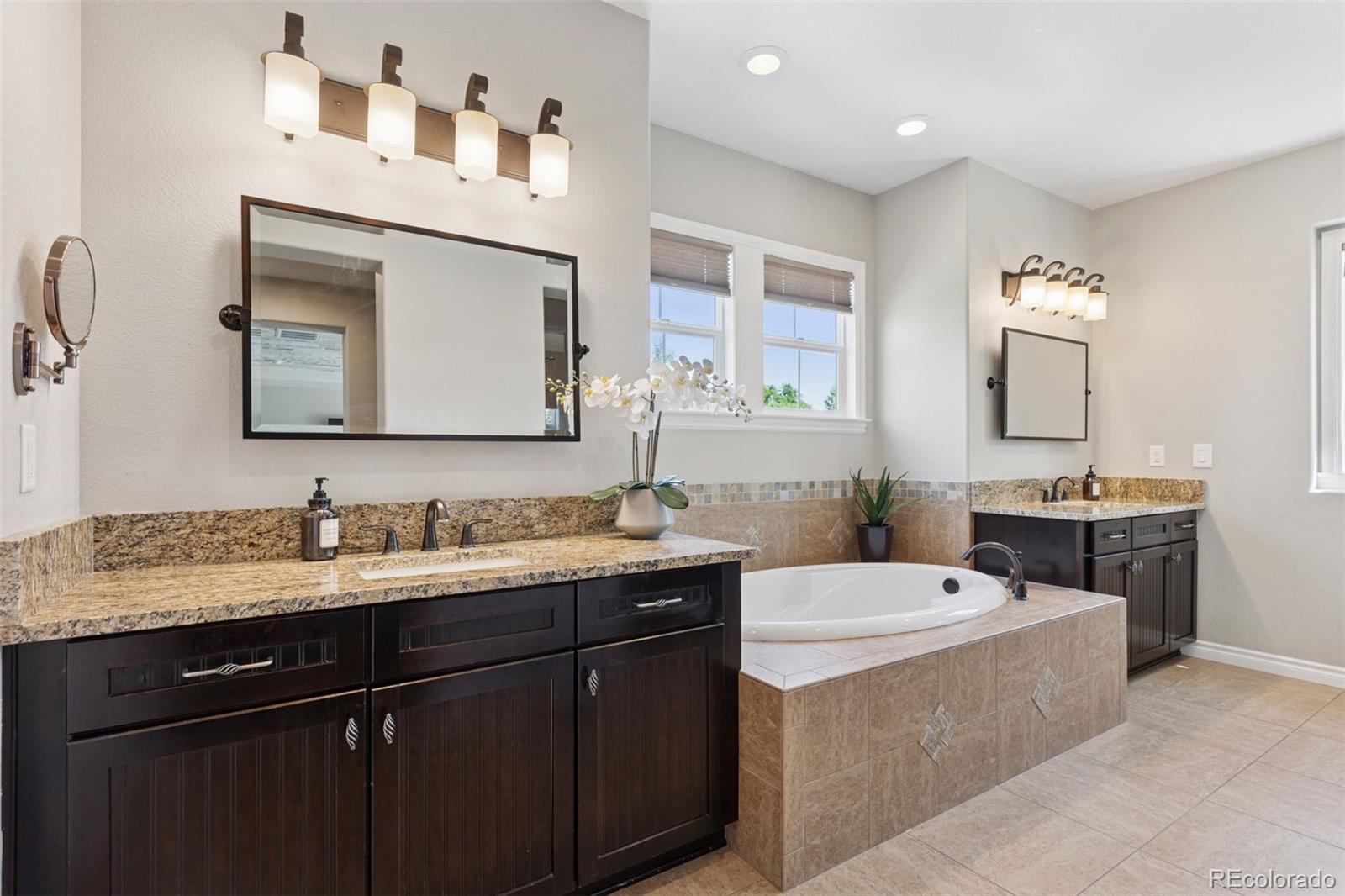 228 Maplehurst Point