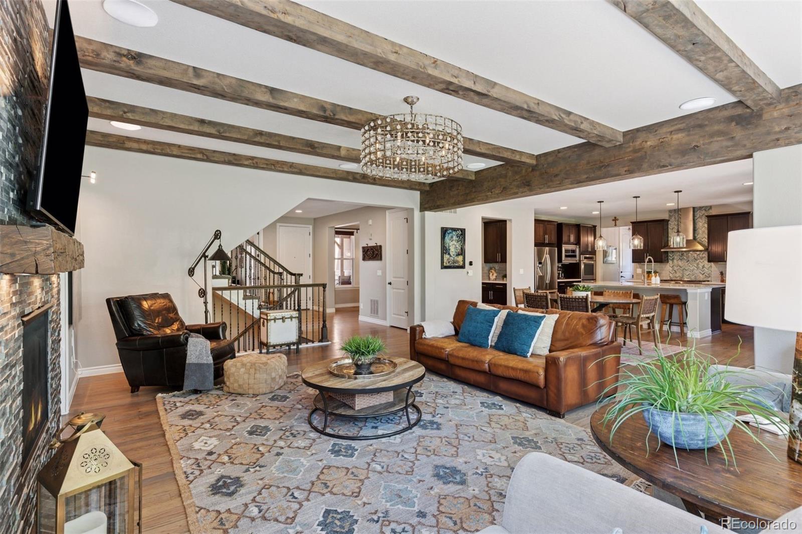 228 Maplehurst Point