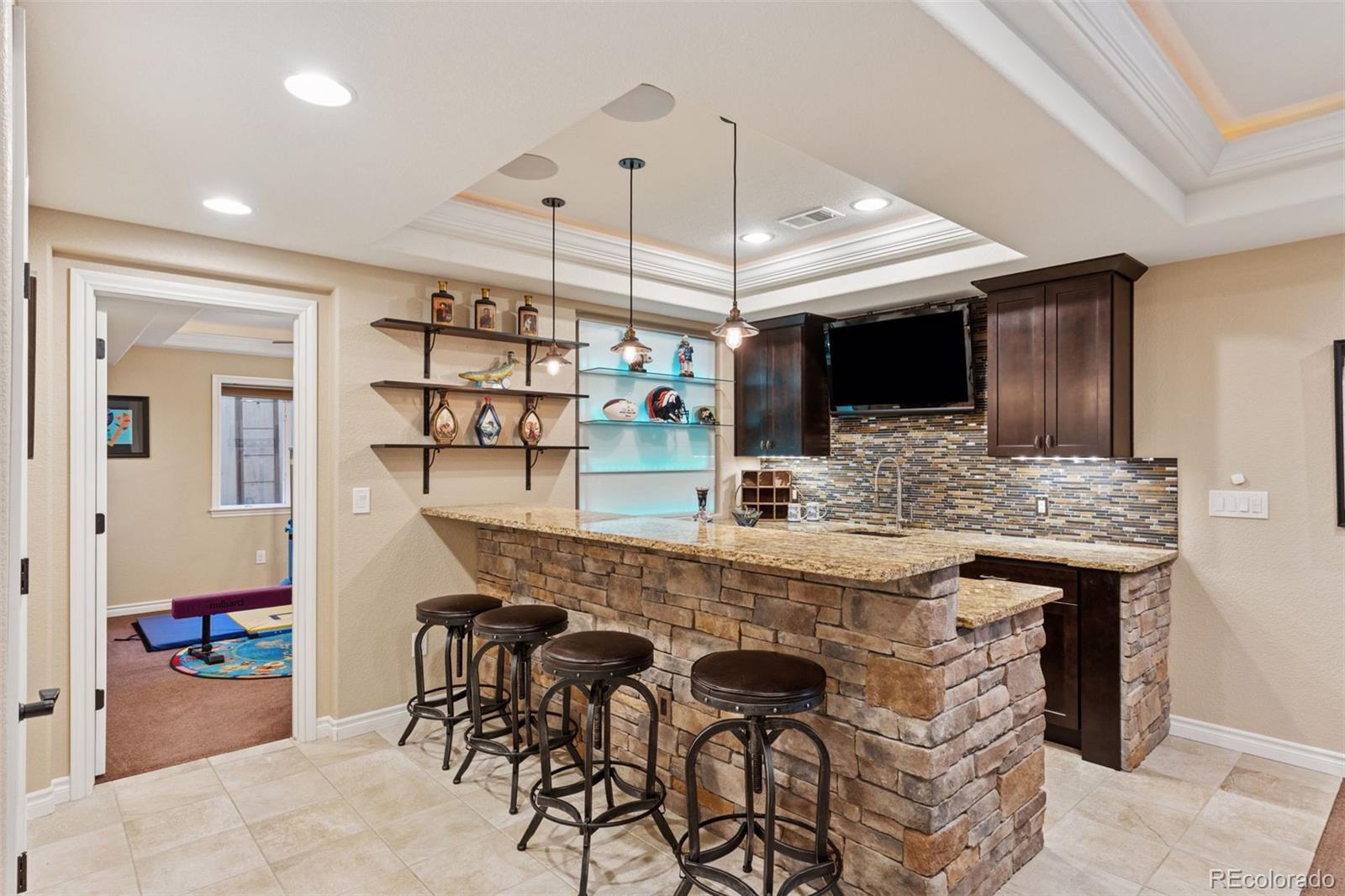 228 Maplehurst Point