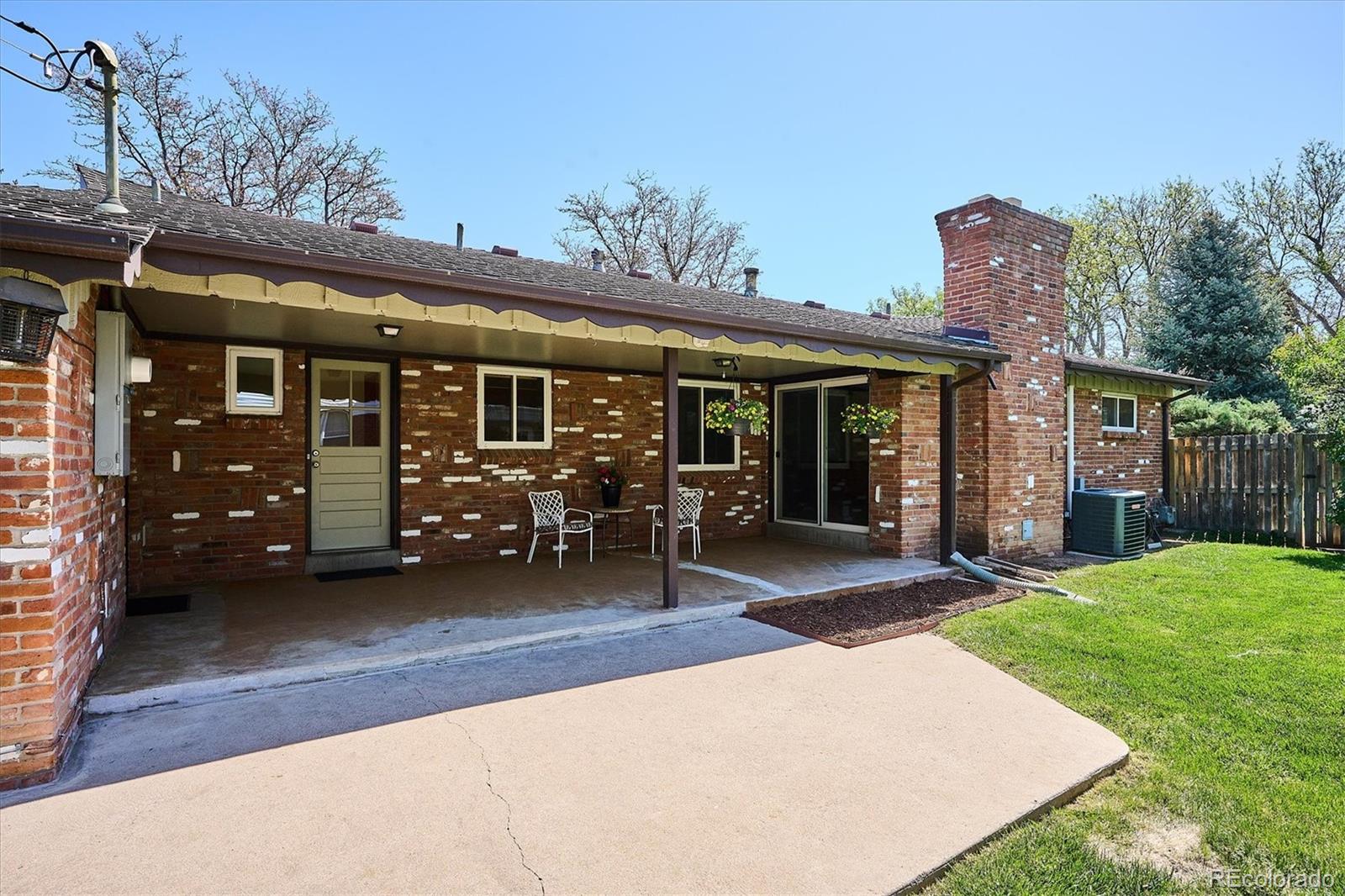 385 Oakland Street