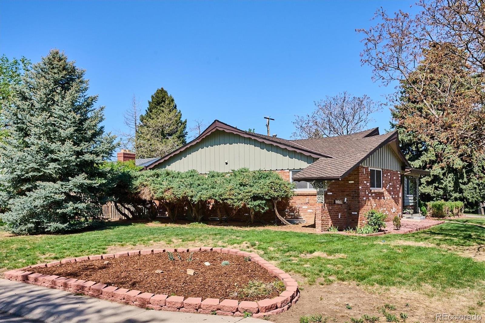 385 Oakland Street