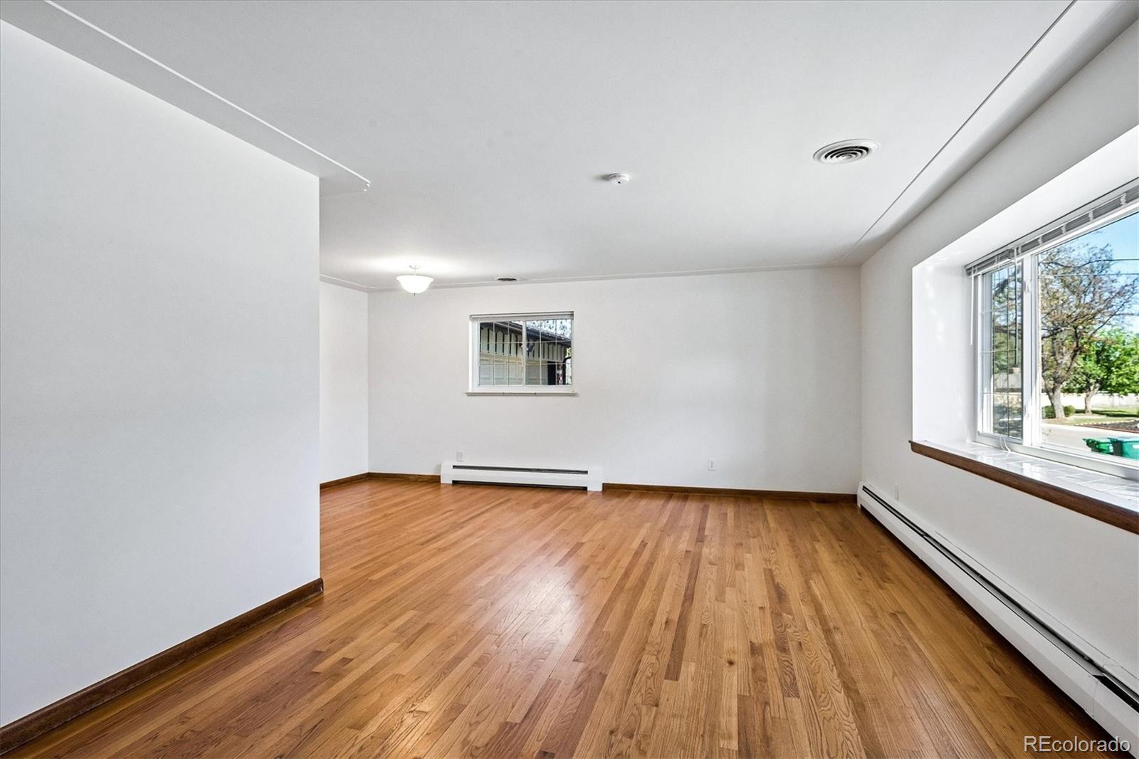 385 Oakland Street