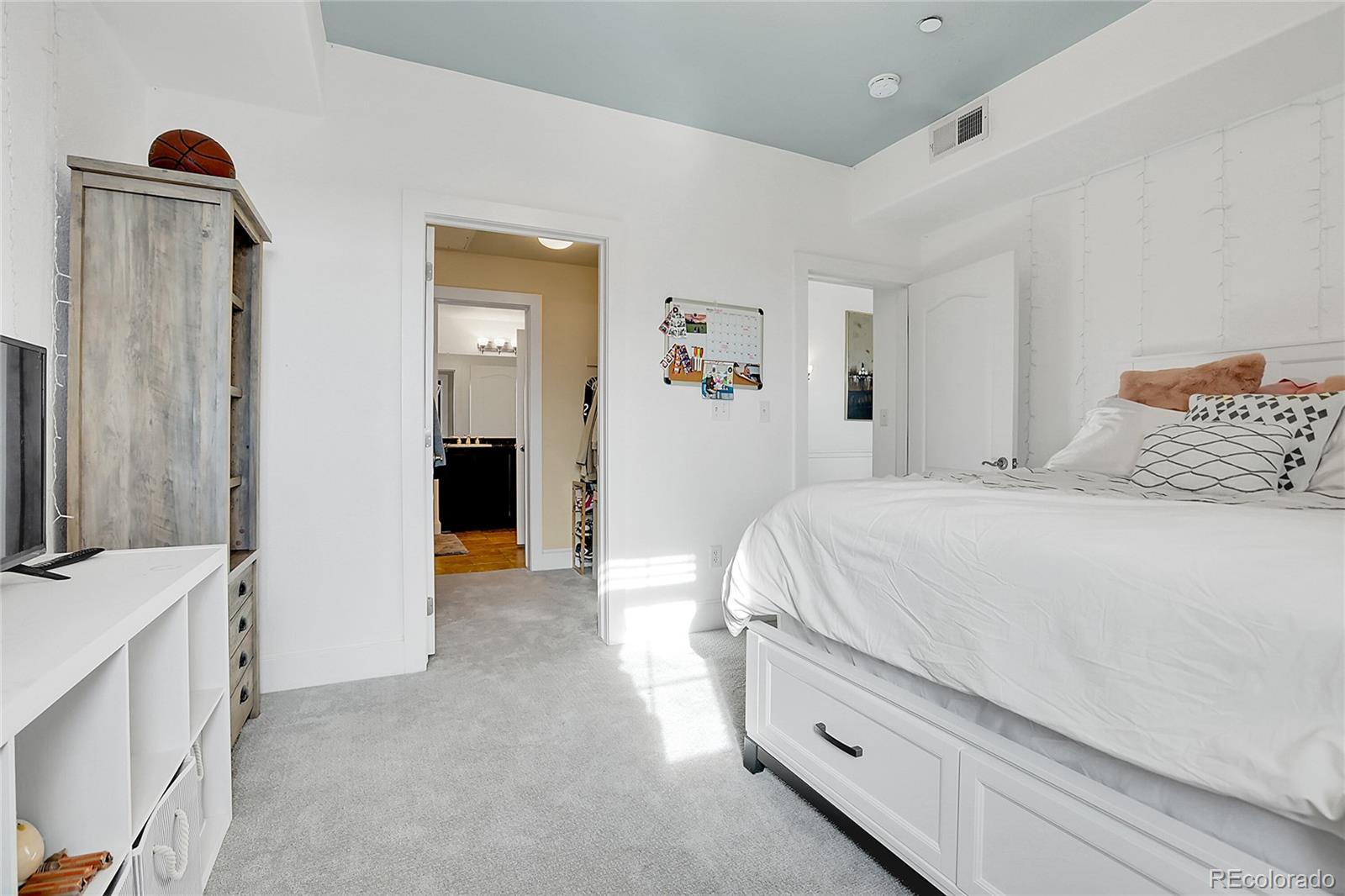 3000 E 16th Avenue Unit: 320