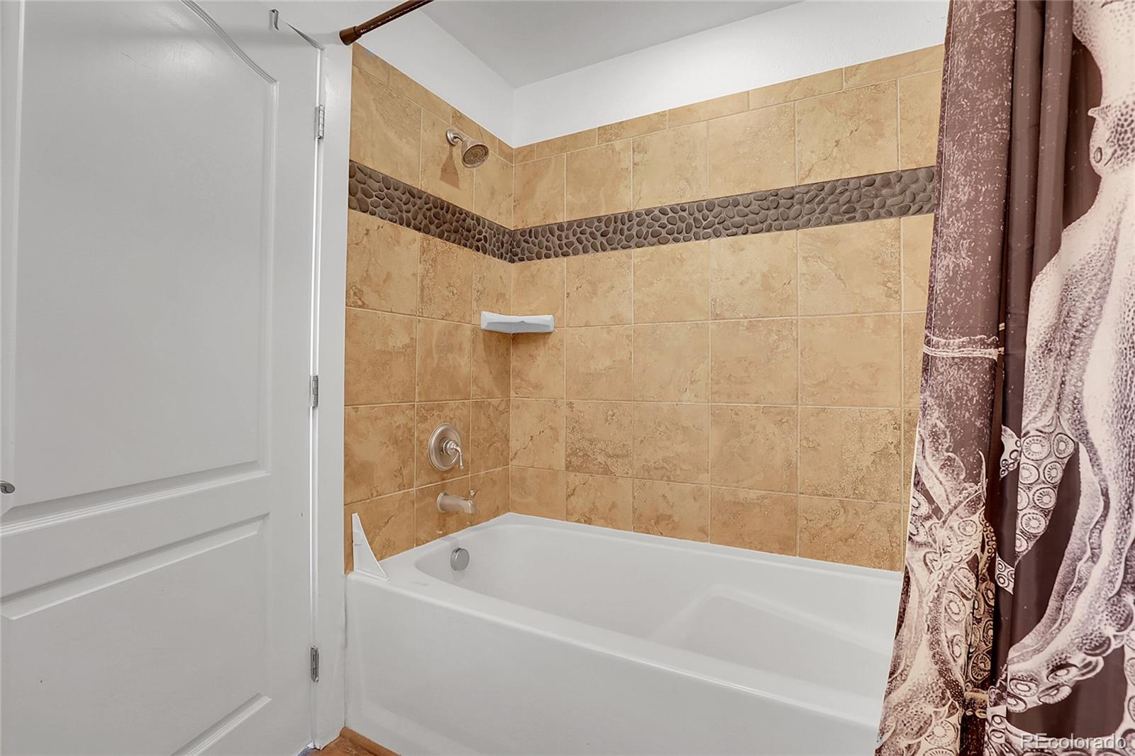 3000 E 16th Avenue Unit: 320