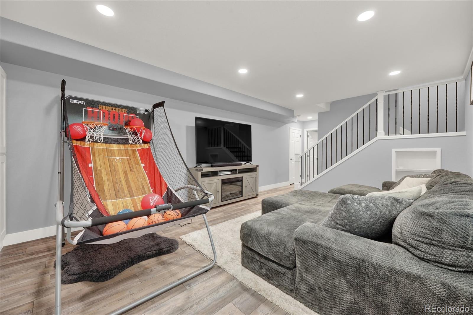 4763 Laurelglen Lane