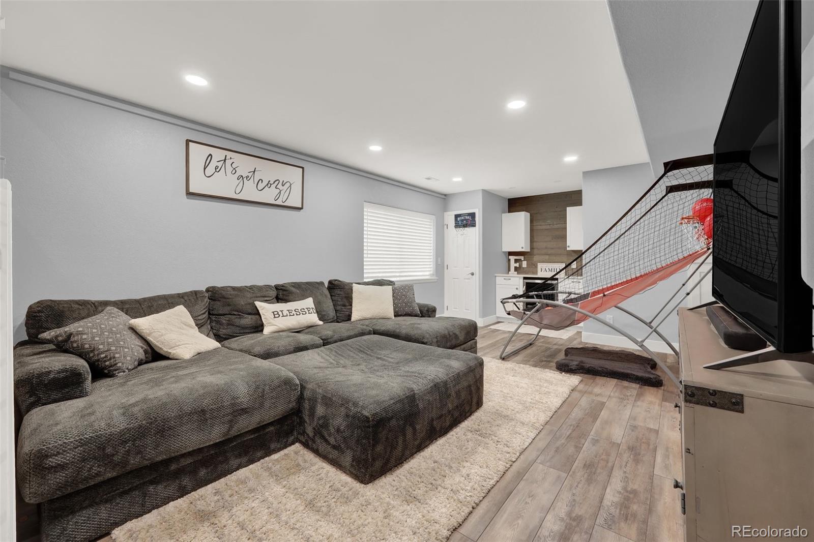 4763 Laurelglen Lane
