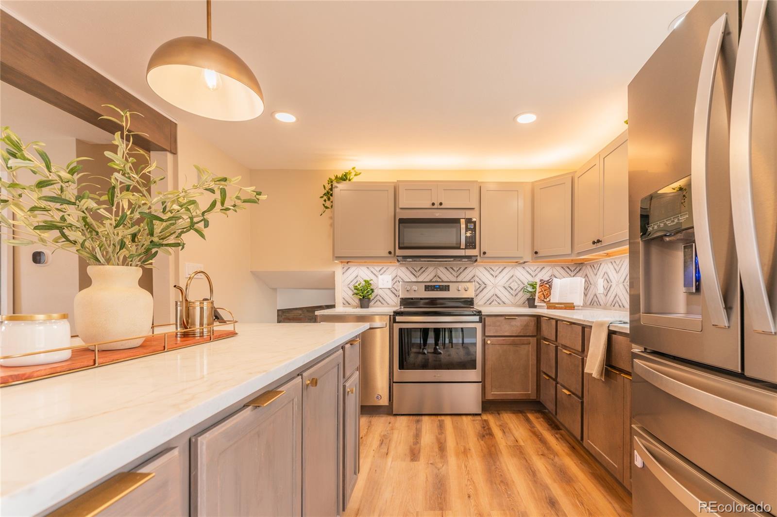 6600 W 74th Place