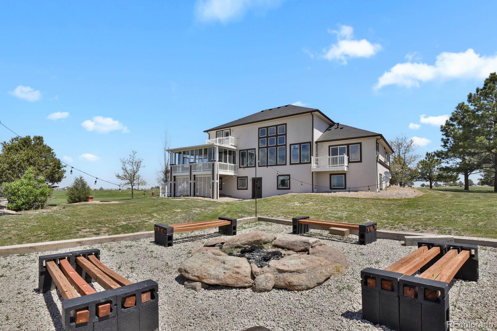 897 E Rim Road